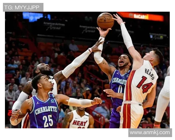 火箭队与黄蜂队激烈对决现场直播全程回顾与精彩瞬间分析