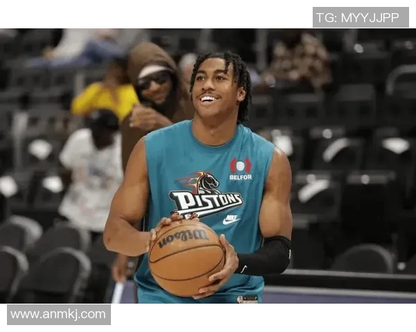 杰登艾维的篮球之路：从大学明星到NBA新星的成长历程